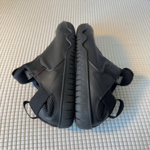 Nike Women’s Zoom Pulse Nursing Slip-On Shoes - Picture 4 of 10